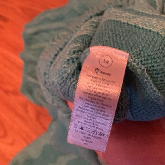 Girls Turquoise turtleneck sweater from ivivva by lululemon, girls size 14 - Picture 3 of 3
